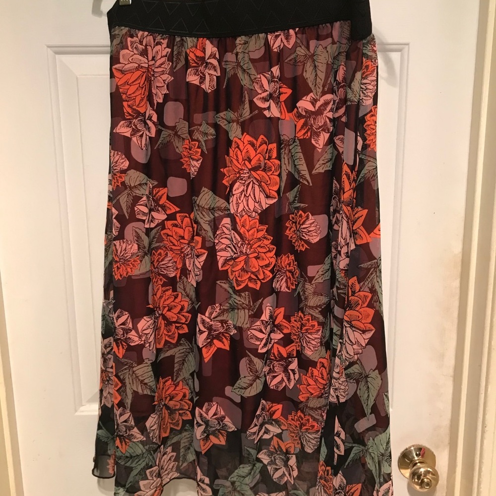 Rose Lularoe Lola skirt NWOT